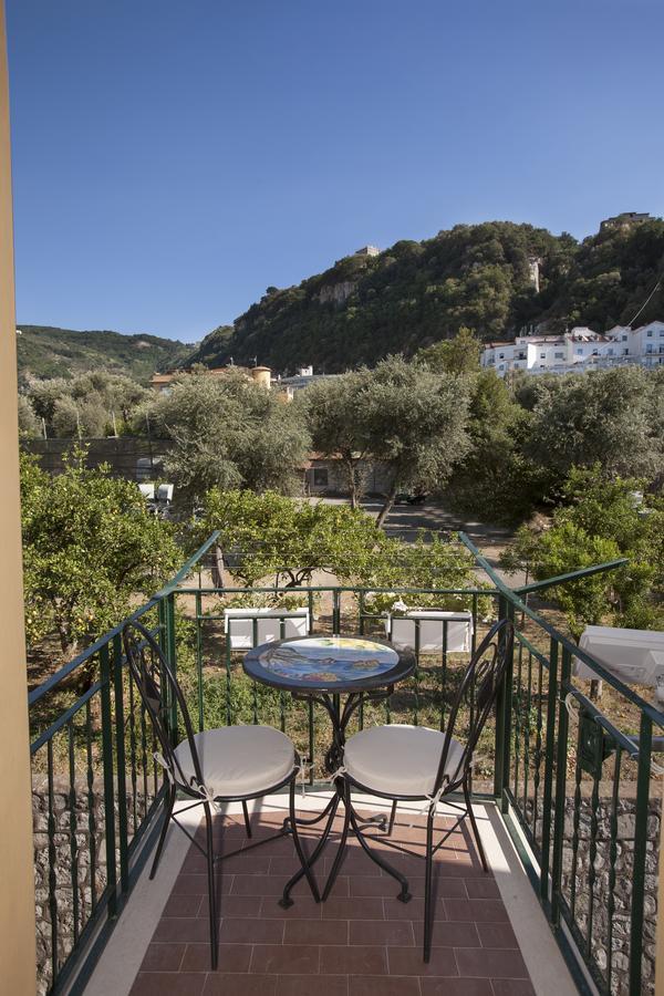 Bed and Breakfast Golfo Delle Sirene Сорренто Екстер'єр фото
